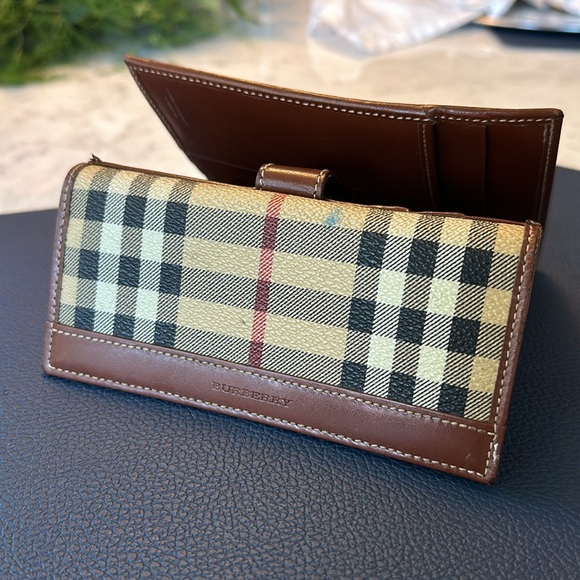 Burberry Haymarket Check Pattern Plaid Print Compact Wallet - Picture 4 of 5